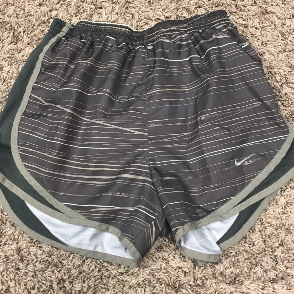 NIKE ATHLETIC SHORTS